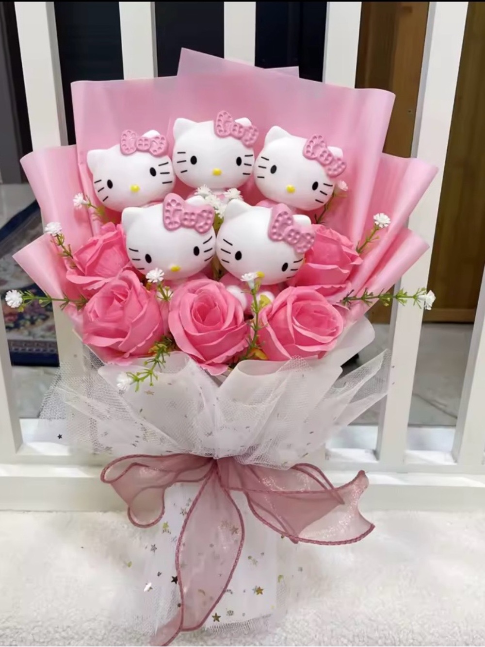 Hello Kitty bouquet 14in, graduation/bday pics